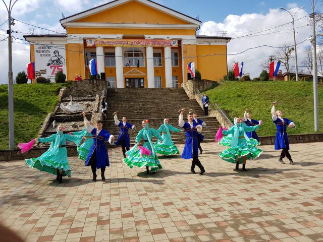 Станица северская. Станица Северская Краснодарский край. Краснодарский край Северский район станица Северская. Ст Северская ДК. Северский дом культуры ст Северская Краснодарский край.